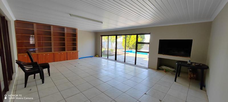 3 Bedroom Property for Sale in Kanoneiland Northern Cape